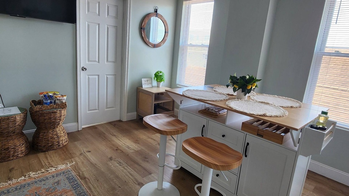Cumberland Apartment | Beautiful 2-bedroom apartment in quaint Cumberland with WiFi, AC