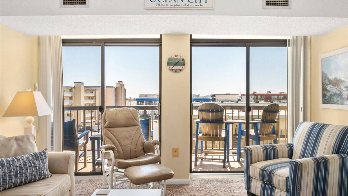 North Ocean City Condo | Beautiful 2 Bedroom Braemar Towers with Side Ocean Views!