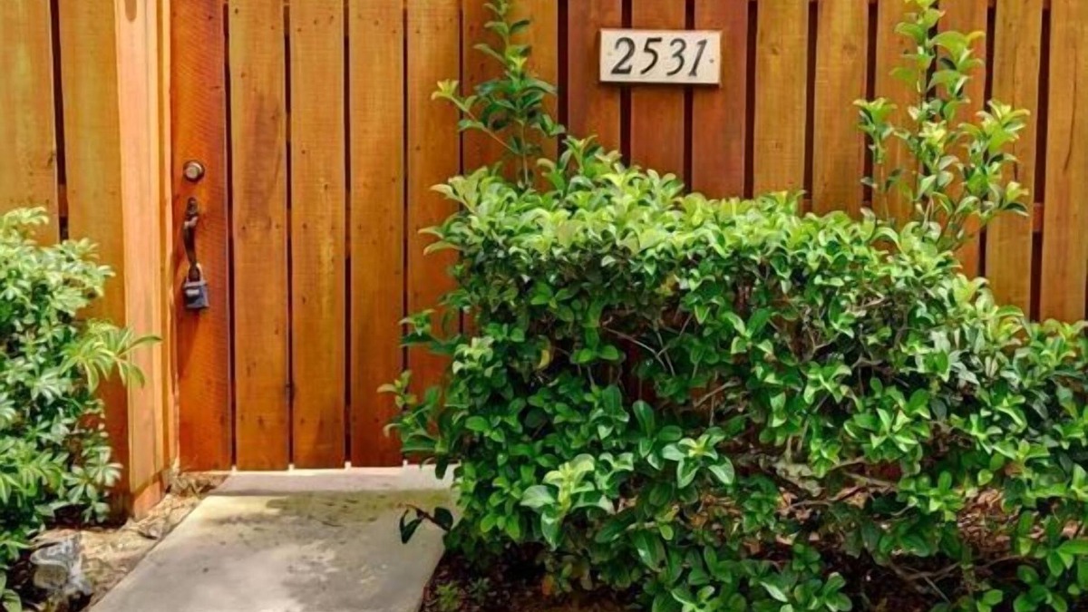 The Bluffs House | Beautiful 2 Br. Townhome (230755) by Houzlet