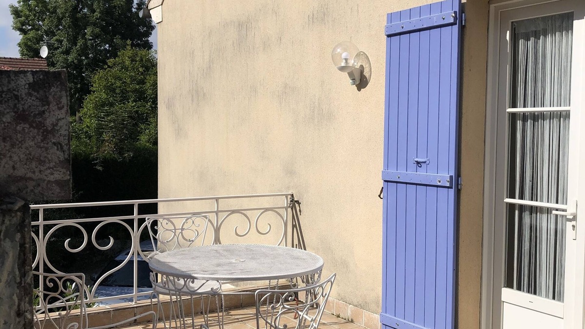 Brueil en Vexin Apartment | Beautiful 2 room apartment with private terrace and beautiful view over the countryside.
