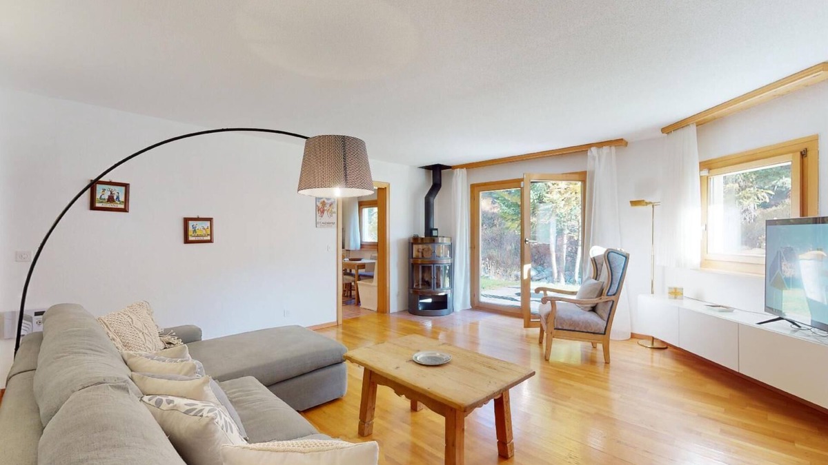 Champfer Apartment | Beautiful 2-room apartment on the raised ground floor with approx.