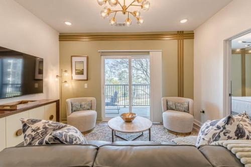 Old Fourth Ward Apartment | Beautiful 2B2B Condo with Free Street Parking 525Pkwy101