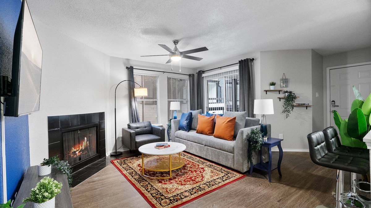 University Hills and Windsor Park Apartment | Beautiful 2BD/1BA in University Hills 9613