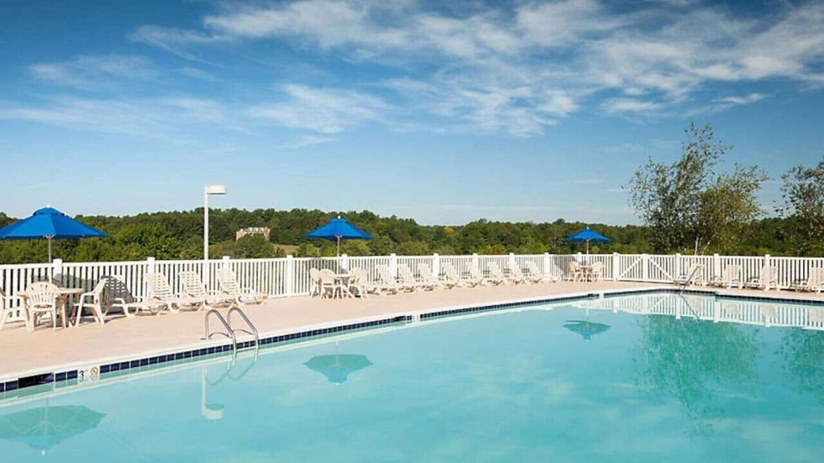 Gordonsville Apartment | Beautiful 2BD condo in an equestrian themed resort with tons of activities for the family
