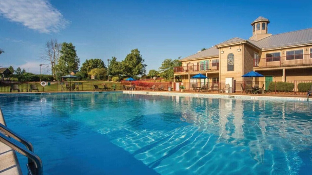De Soto Apartment | Beautiful 2BD condo in lakefront resort with lots of outdoor onsite activities