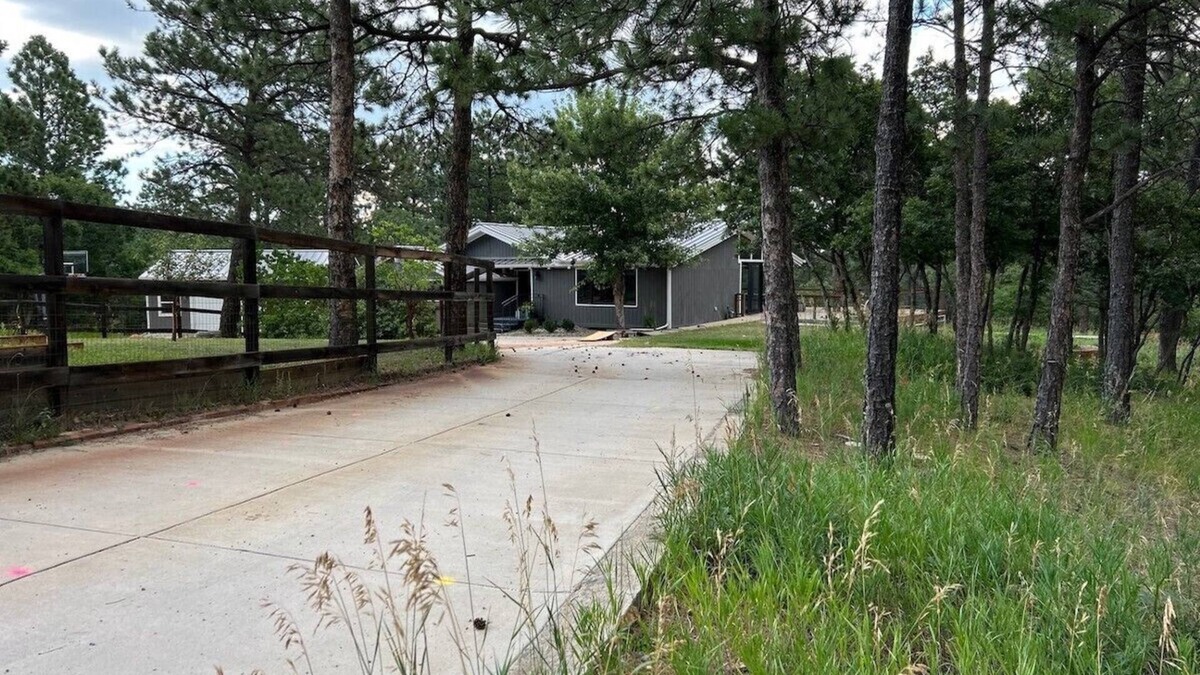 Woodmen Valley House | Beautiful 3.5 Acre Private Mountain House Just South of Air Force Academy