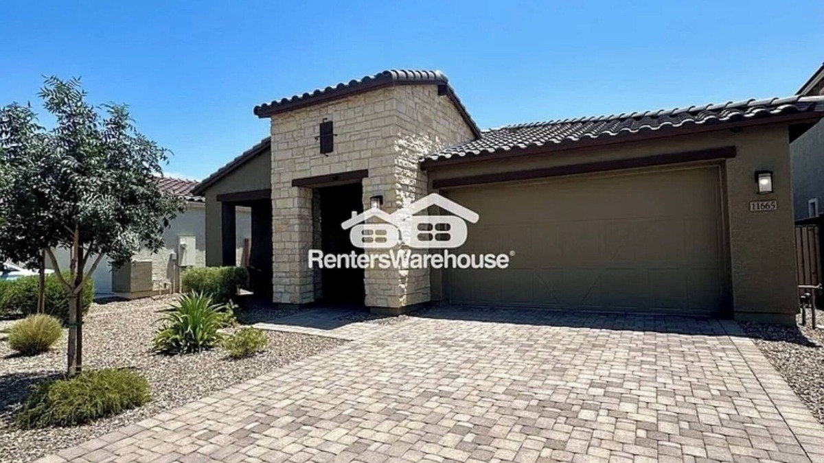 Tolleson House | Beautiful 3 bed 3 bath house in awesome community w/Mountain Views & much more