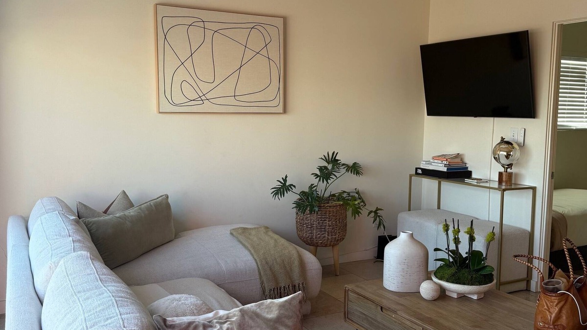 Sand Section Condo | Beautiful 3-bedroom condo with AC in Manhattan Beach