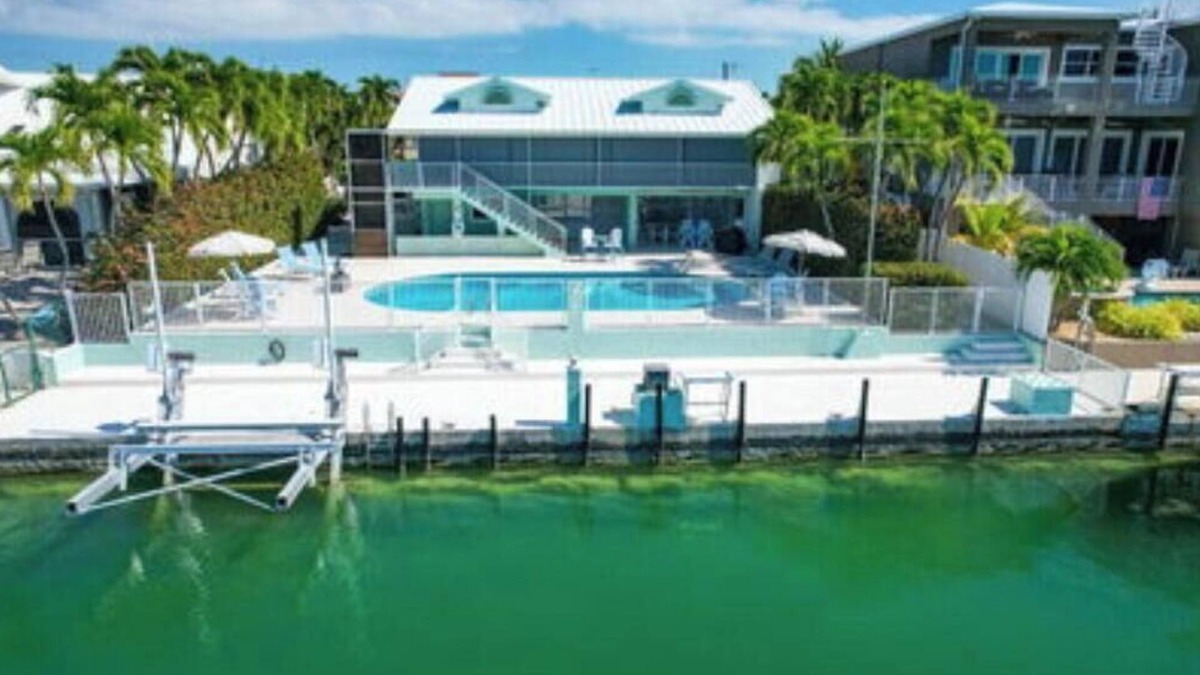 Summerland Key House | Beautiful 3 Bedroom 3 Bath Open Water Pool Home With Excellent Boating