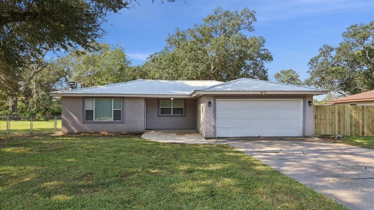 Bridge City House | Beautiful 3 bedroom 2 1/2 bath in Bridge city