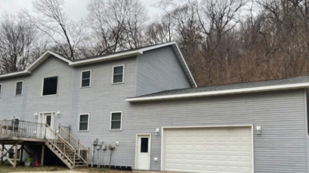 McGregor House | Beautiful 3 bedroom 2 bath home with 2,884 sq ft of living space