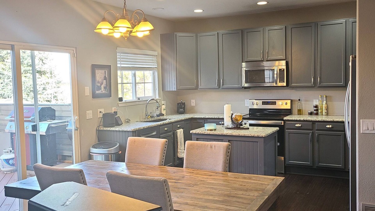 Northridge House | Beautiful 3 bedroom home with theater!