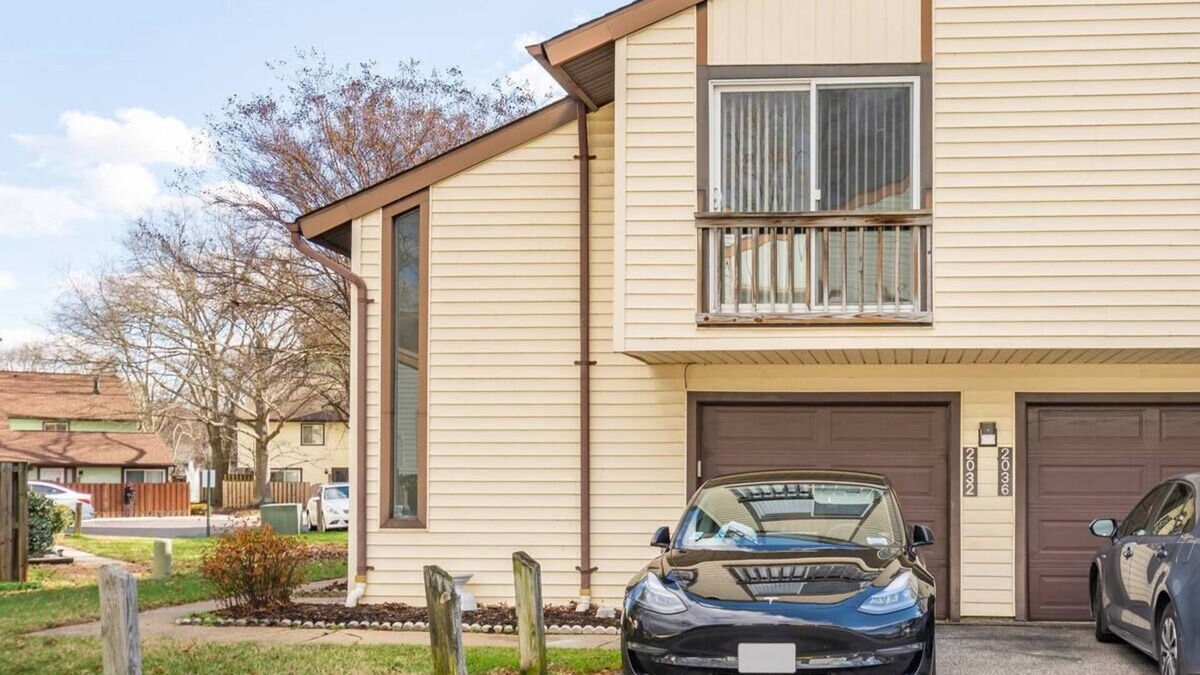 Crofton House | Beautiful 3-bedroom house with garage 20min from DC and 6 FLags