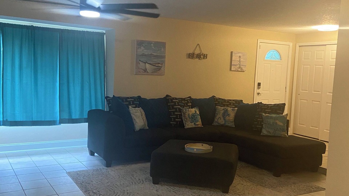 Palm Harbor House | Beautiful 3-bedroom house 7 minutes from the beach in Palm Coast