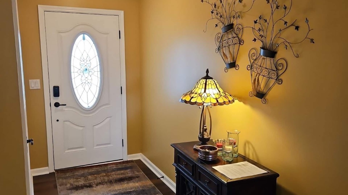 Speed House | Beautiful 3-bedroom home close to Louisville!