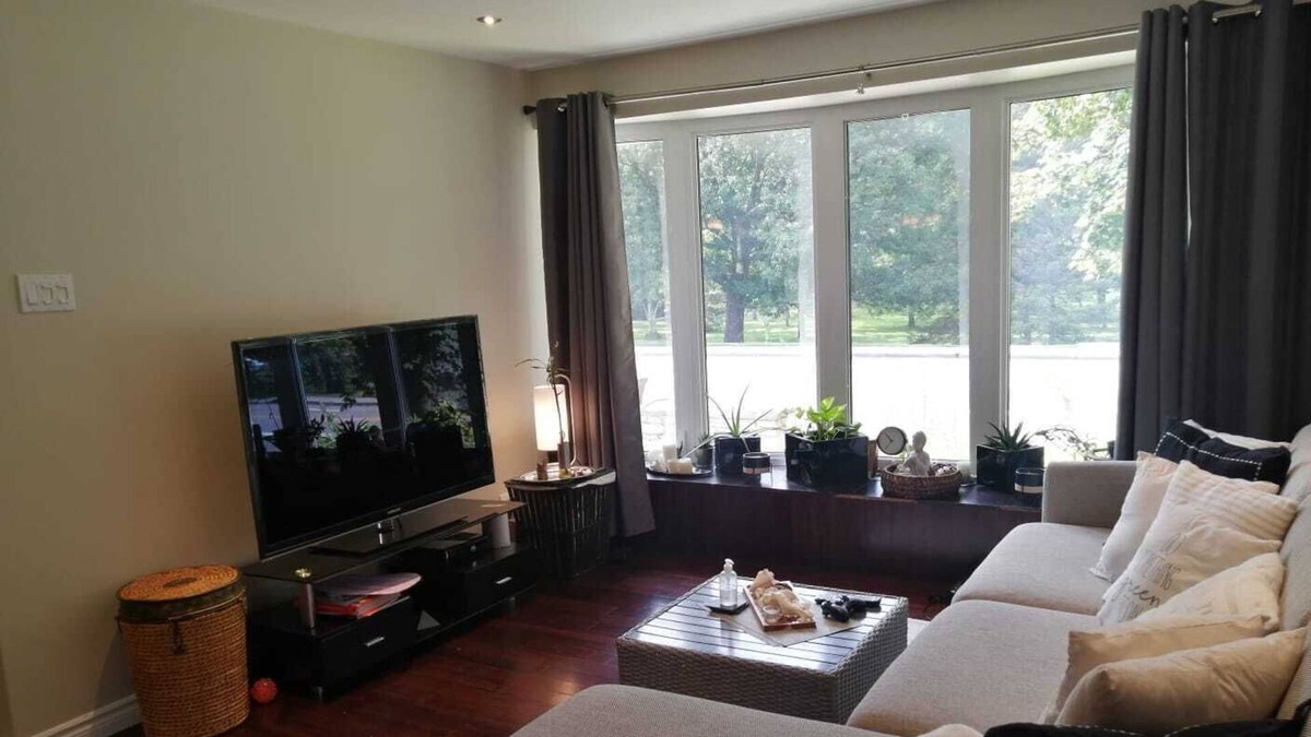 Cartierville House | Beautiful 3 Bedrooms 2 Baths