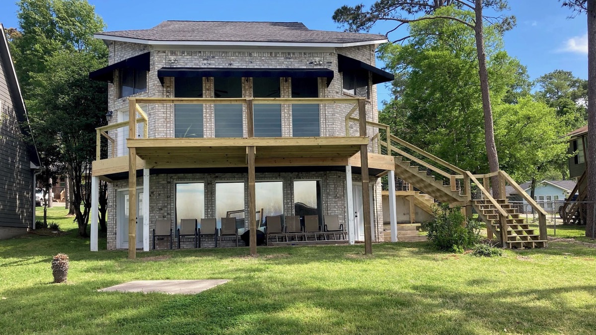 Onalaska House | Beautiful 3 Story Lake Front Home with boat lift!