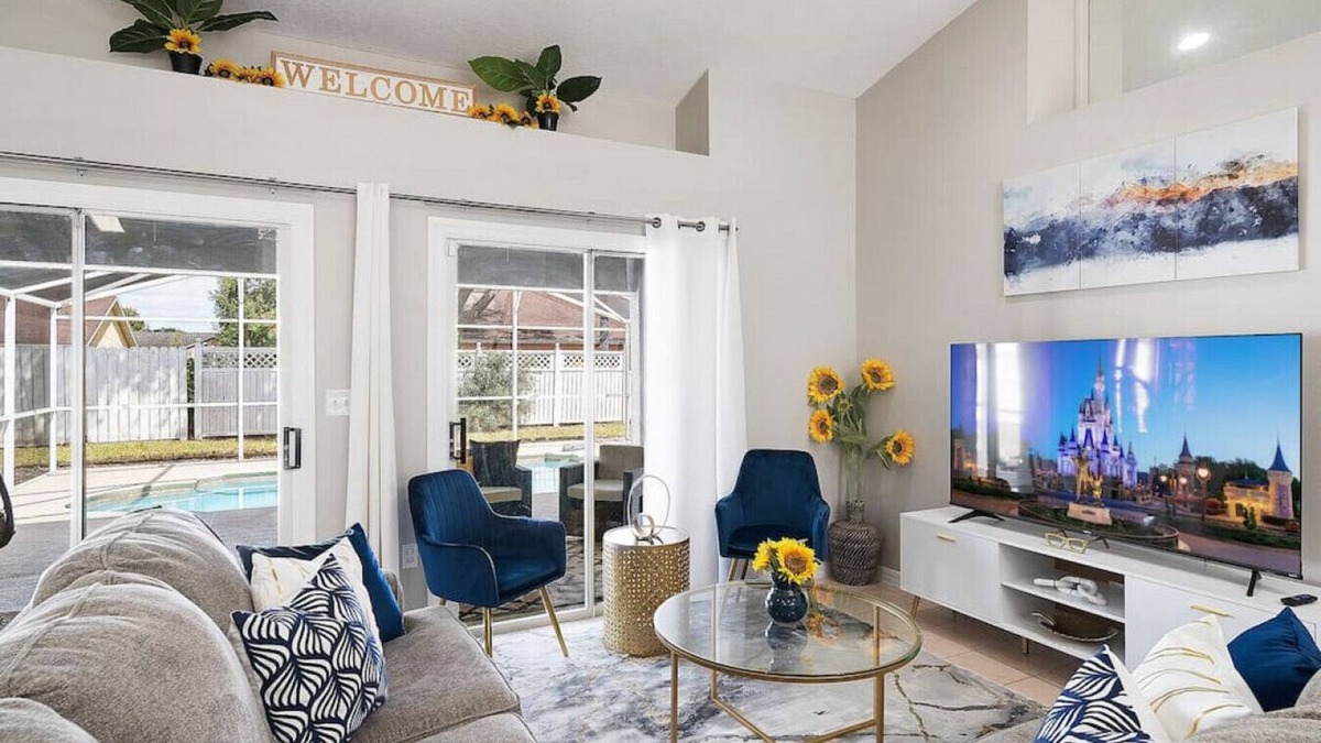 Briargrove House | Beautiful 3BR Home Heated Pool Game Room by Disney