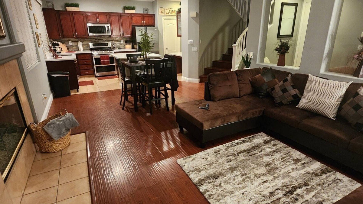 La Sierra House | Beautiful 3BR w/loft or 4BR, Home away from home