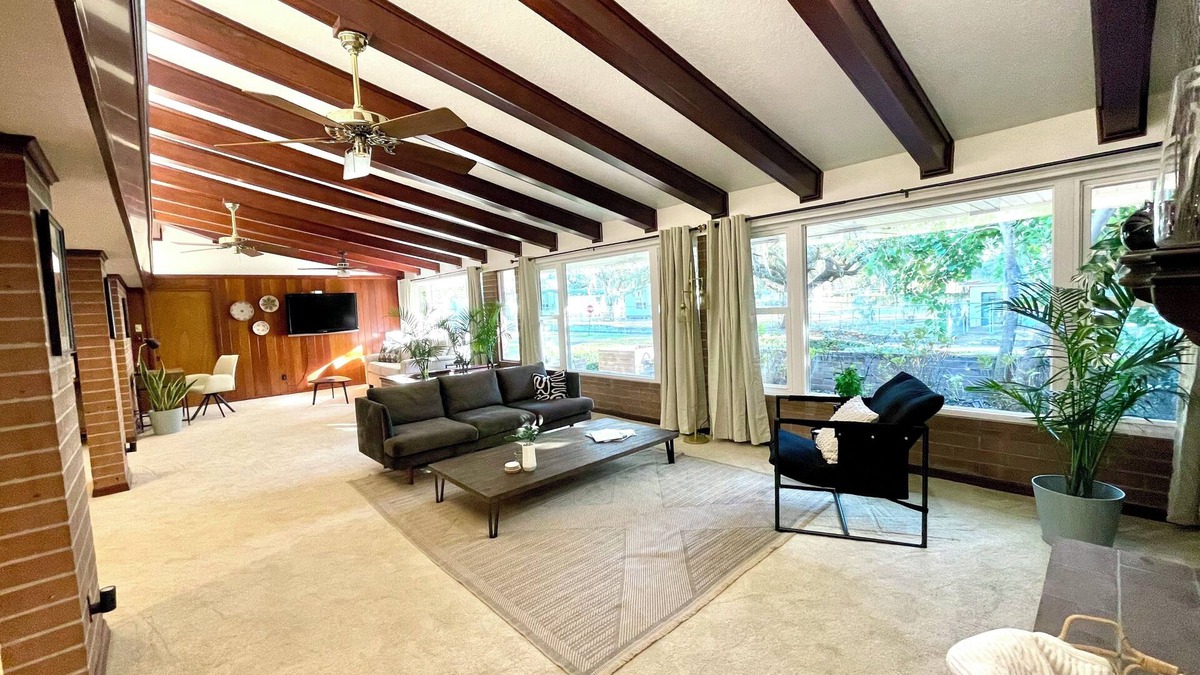 Lakeland House | Beautiful 4/3 Home + Pool & Hot Tub