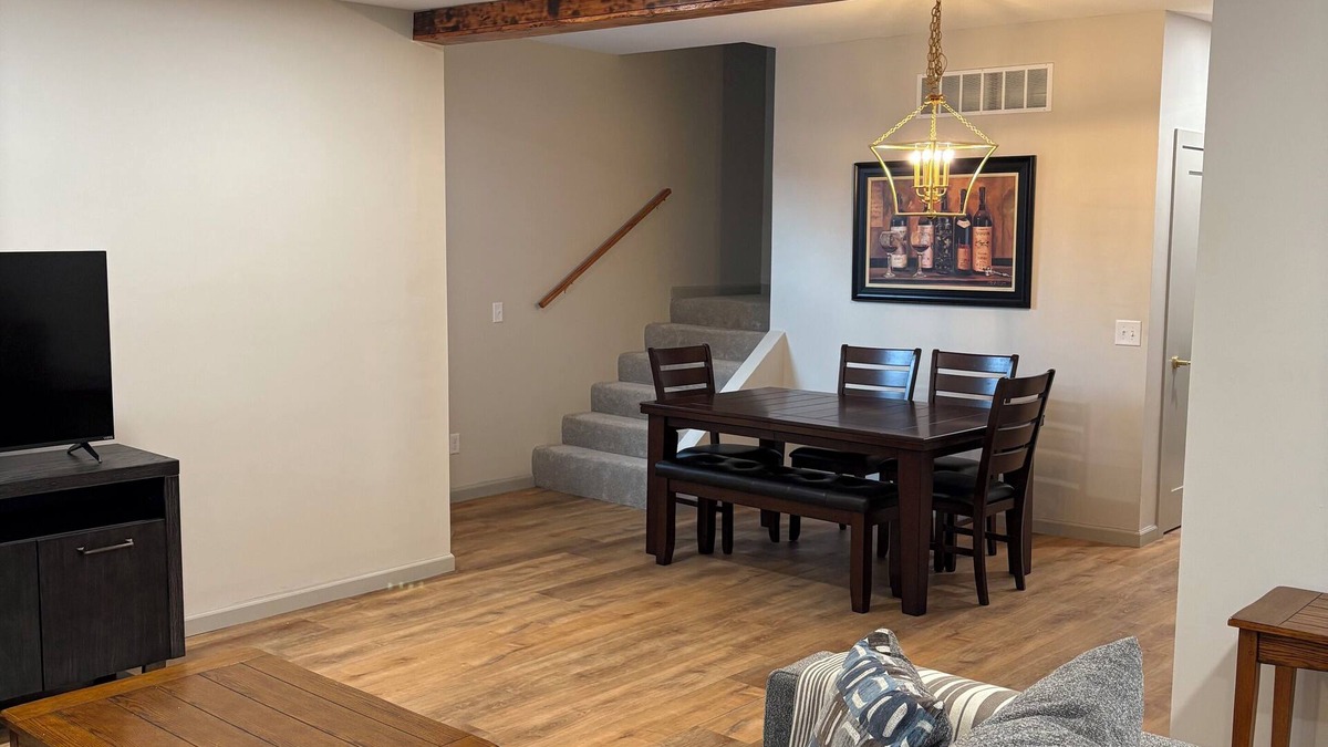 Williams Creek House | Beautiful 4-bedroom house with AC in Indianapolis