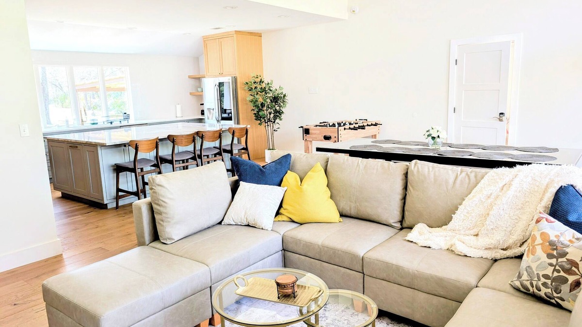 East Oak Hill House | Beautiful 4-bedroom home - near Barton Springs, Downtown, SoCo, Rainey St