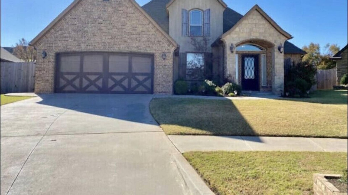 Moore House | Beautiful 4-bedroom home w/comfort & convenience