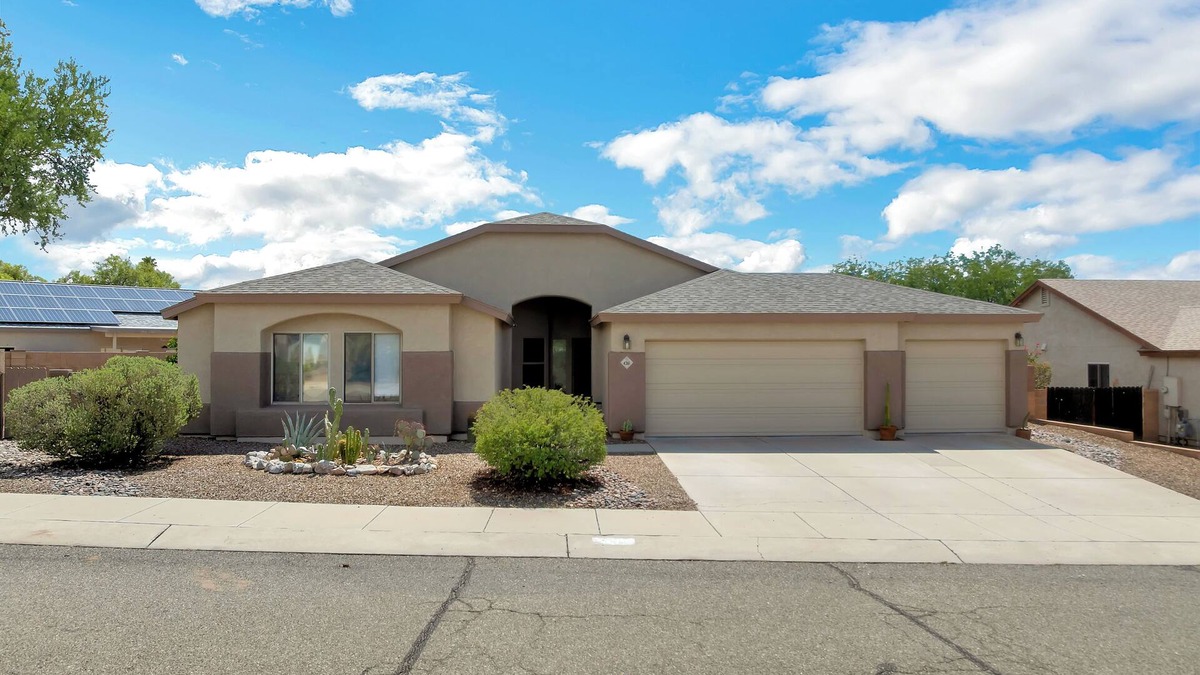Casas Adobes House | Beautiful 4-bedroom house with Pool in Tucson