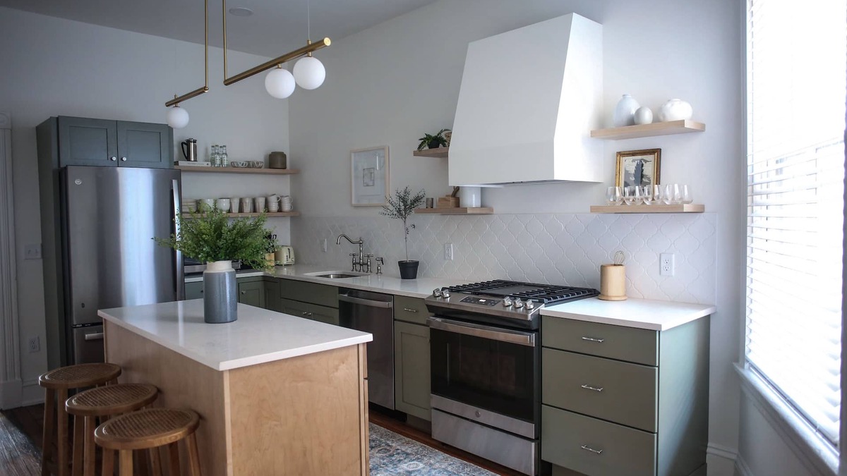 Lancaster House | Beautiful 4bd, 2.5ba Lancaster Center City Townhome