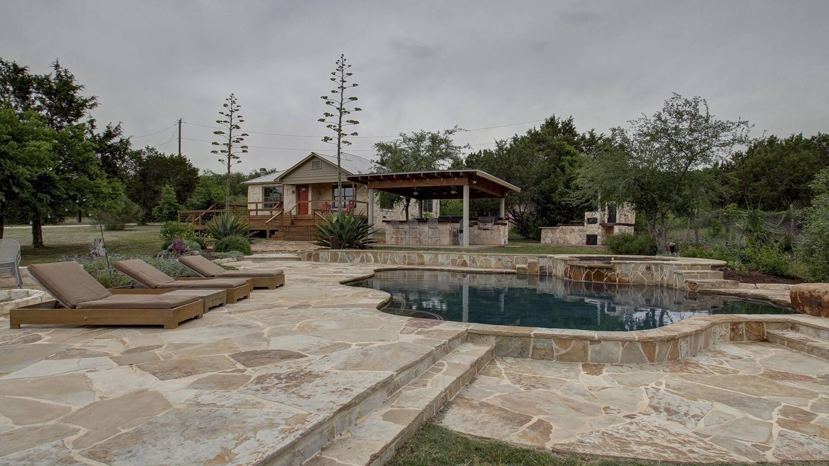 Buda House | Beautiful 5 Acre Hill Country Retreat with Pool, Hot Tub and Outdoor Kitchen!