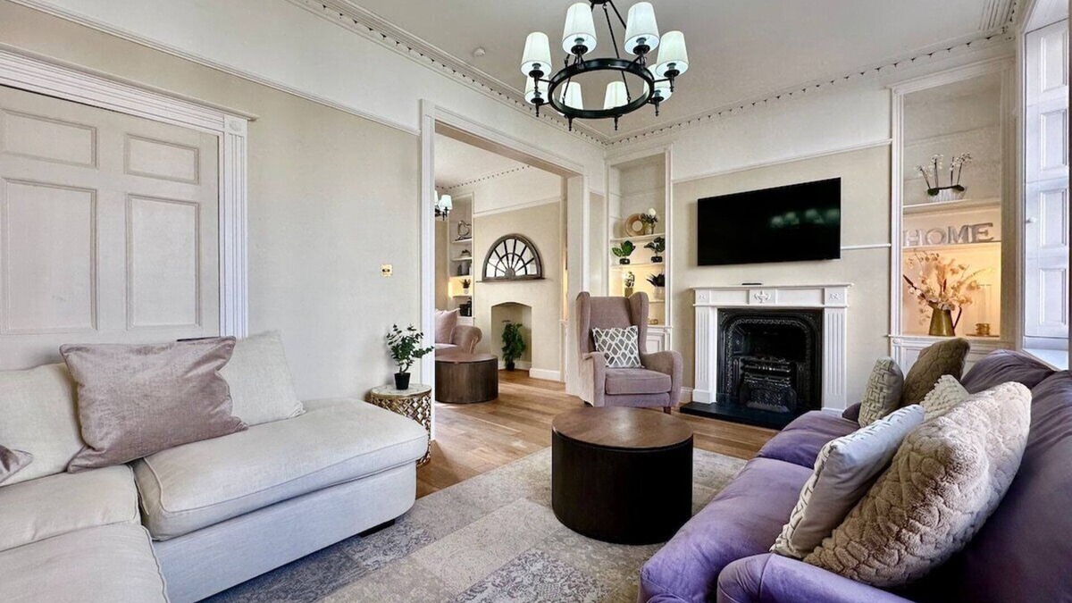 Montpellier House | Beautiful 5-Bed Regency Home in Montpellier