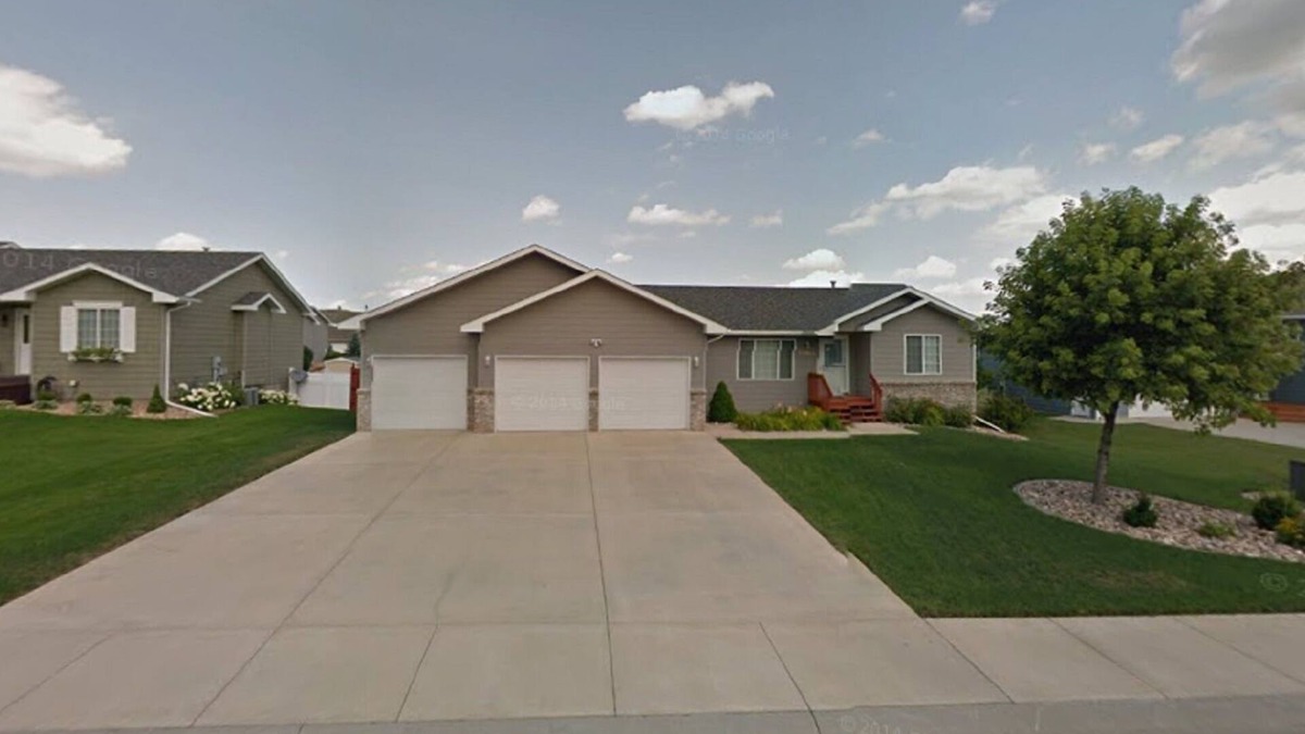 Summerset House | Beautiful 5 bedroom 3 Bathroom home located inbetween Rapid City and Sturgis