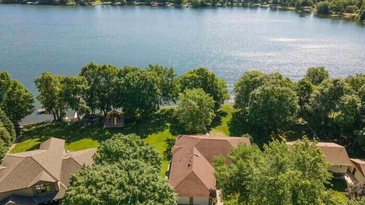 Alexandria House | Beautiful 5 bedroom home - Alexandria Lake Latoka with many new updates!
