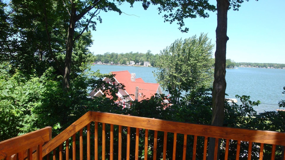 Paw Paw Lake House | Beautiful 5 BR/3BA home on Paw Paw Lake close to wineries & wedding venues