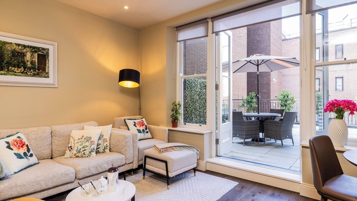 City Centre Dublin Apartment | Beautiful 5 star 2 Bed Apartment in Dublin City Centre with terrace