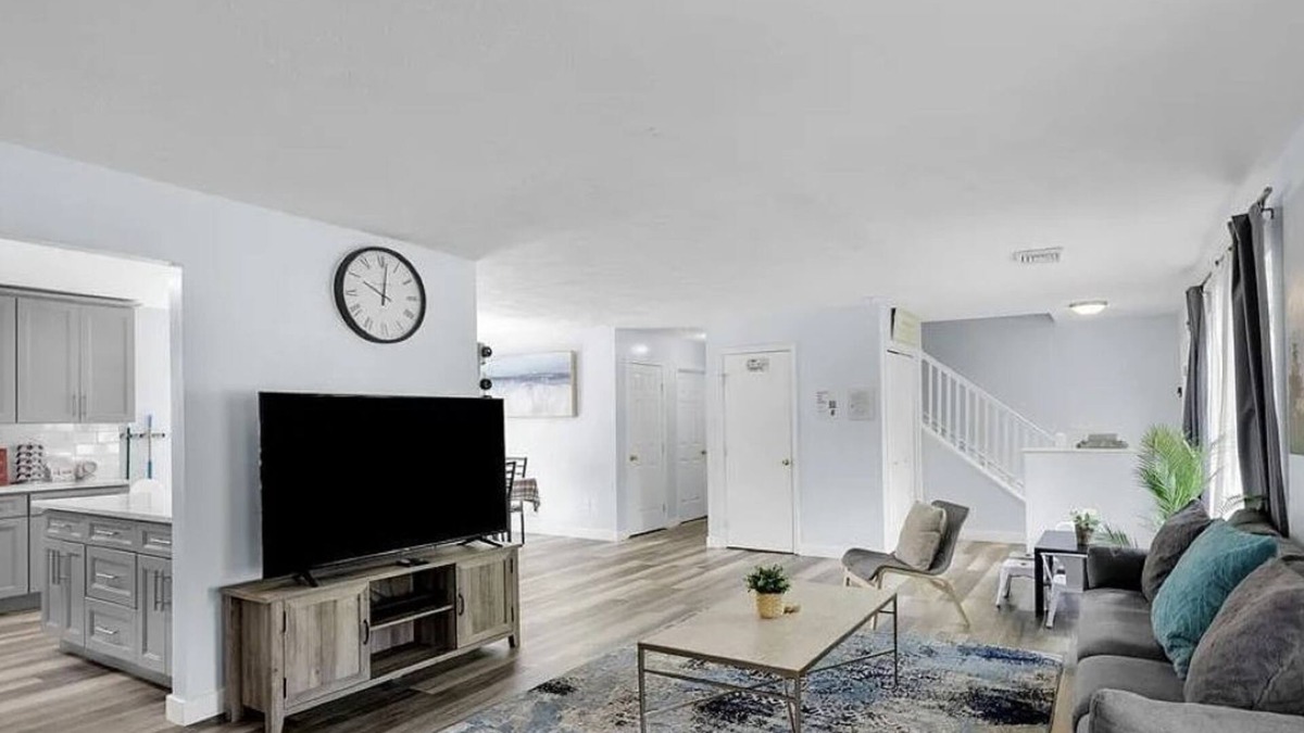 Long Pond House | Beautiful 5BR Pocono Getaway - Fire Pit, Game Room
