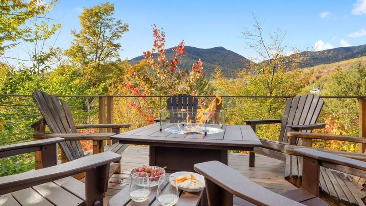 Lincoln House | Beautiful 6 Bdrm Home on Loon with Mtn Views, 1/4 mi to Resort, Pool/Spa Pass