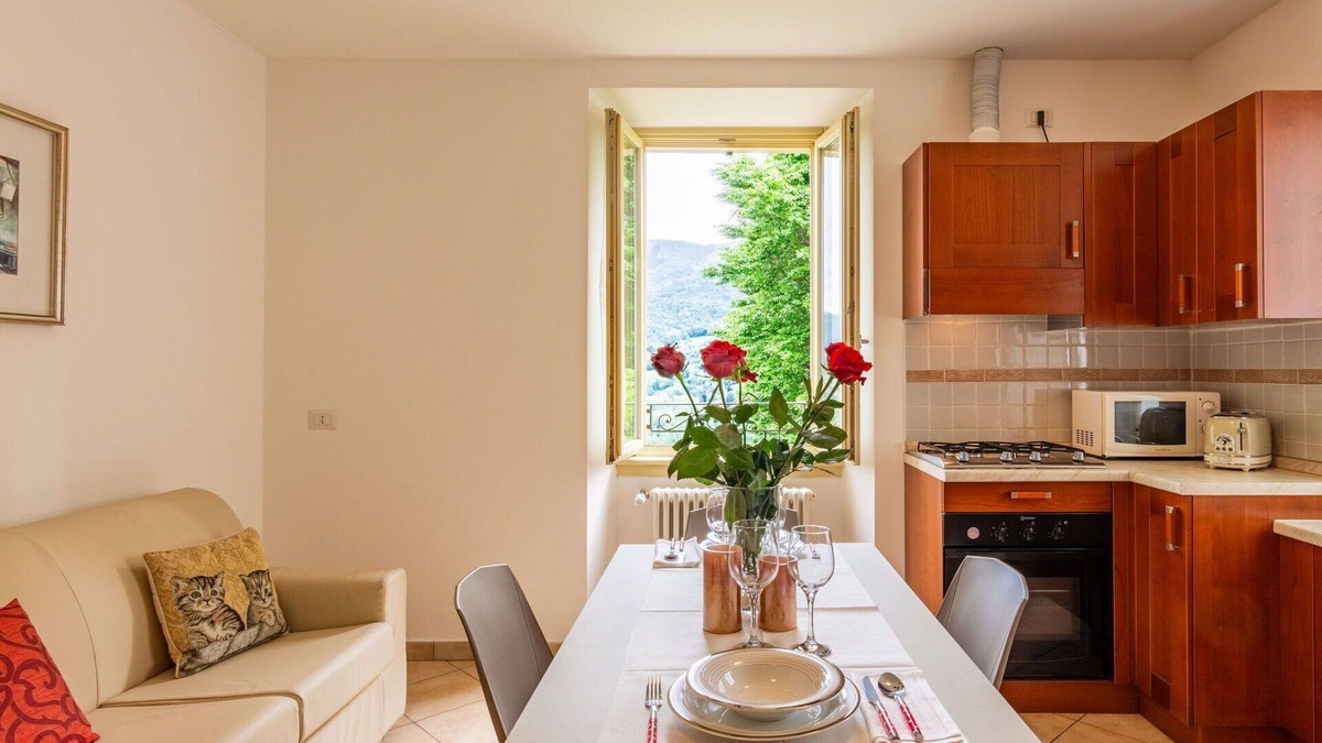 Centro Valle Intelvi Apartment | Beautiful apartment for 2 people with WIFI, TV and parking