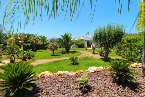 Alcalar Villa | Beautiful Algarve Pool Villa Bali 15min to beach