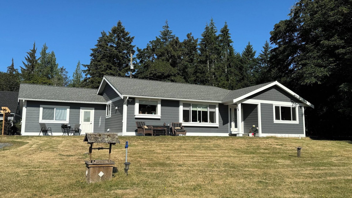 Regional District of Nanaimo House | Beautiful and private 3 bed 2 bathroom Rancher on 3 acres with a pond view.