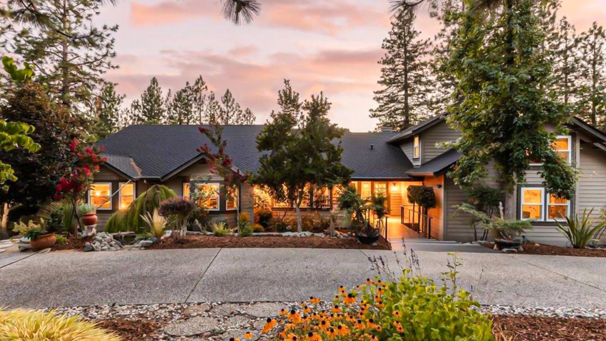 Grass Valley House | Beautiful and secluded home with a pool, 2 large decks & full basketball court