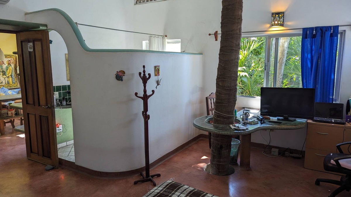 La Manzanilla House | Beautiful and spacious 2 blocks from the beach and town center!