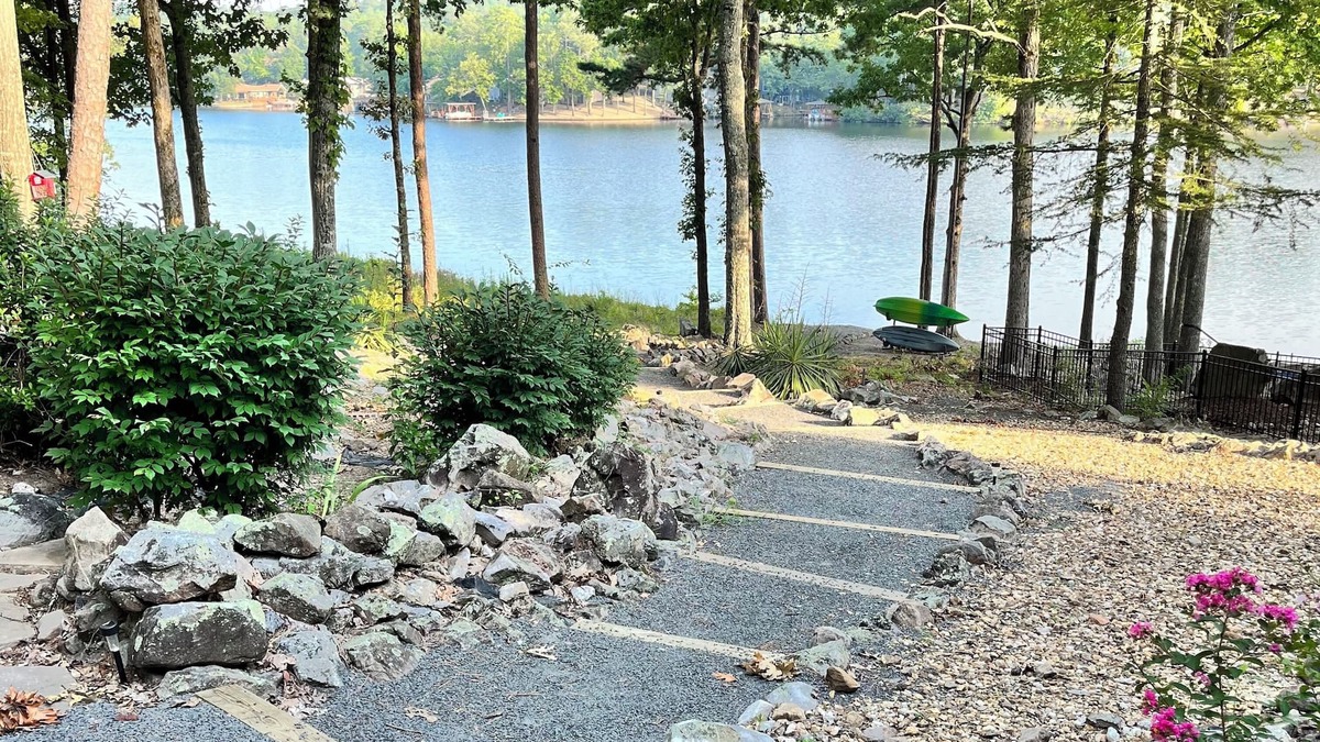 Hot Springs Village House | Beautiful and Spacious Lake Front Home. Golf, Kayaks, Minutes from Hot Springs!