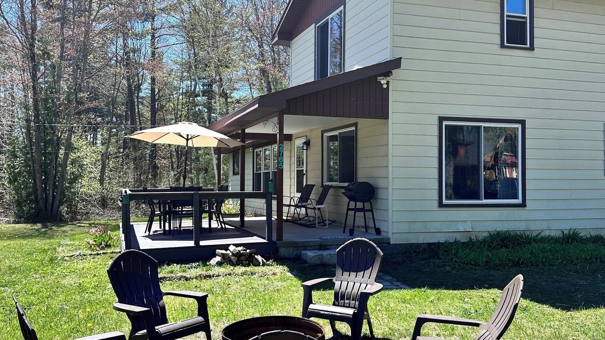East Tawas House | Beautiful and Spacious Lakeview House in East Tawas, Michigan.