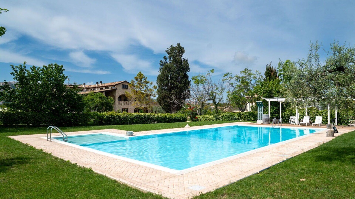 Citta Sant'Angelo Apartment | Beautiful apartment for 4 people with WIFI, pool, A/C, TV, patio and pets allowed