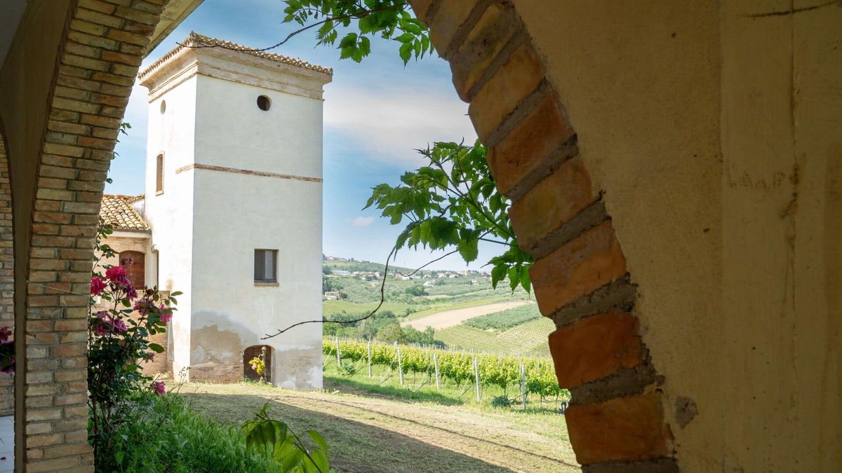 Citta Sant'Angelo Apartment | Beautiful apartment for 4 guests with WIFI, pool, TV, pets allowed and panoramic view