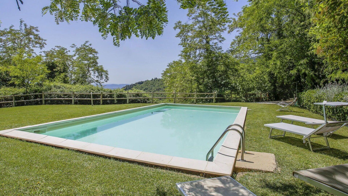 Sesto Fiorentino Villa | Beautiful apartment in villa for 3 guests with pool, WIFI, TV, terrace and pets allowed