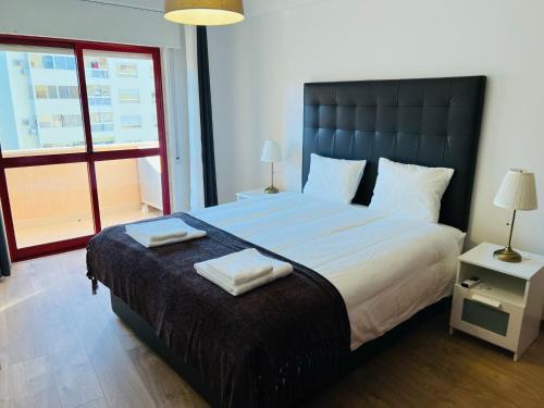 Povoa de Santa Iria Apartment | Beautiful Apartment - Family and Group of Friends