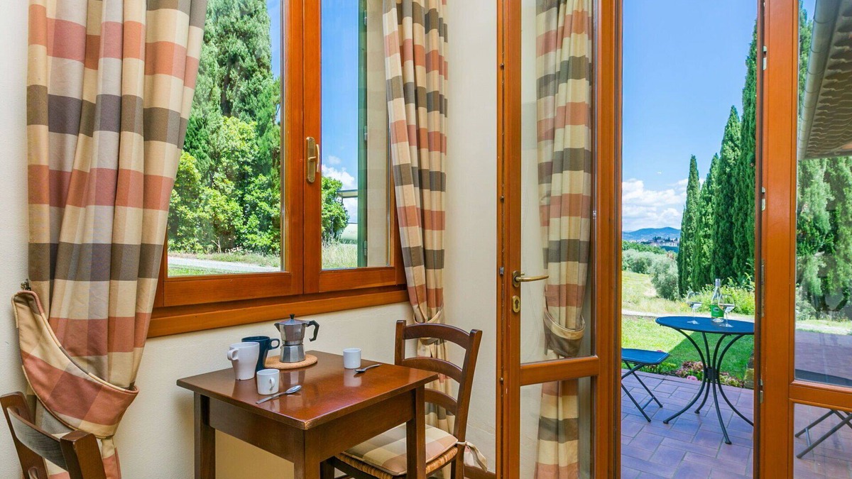 Cerreto Guidi Apartment | Beautiful apartment for 4 guests with pool, WIFI, A/C, TV and pets allowed