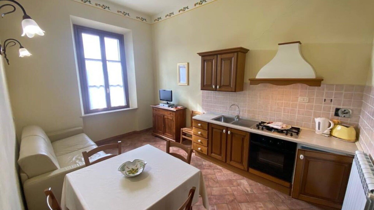Casole d'Elsa House | Beautiful apartment in villa for 6 people with pool, WIFI, TV, patio and panoramic view
